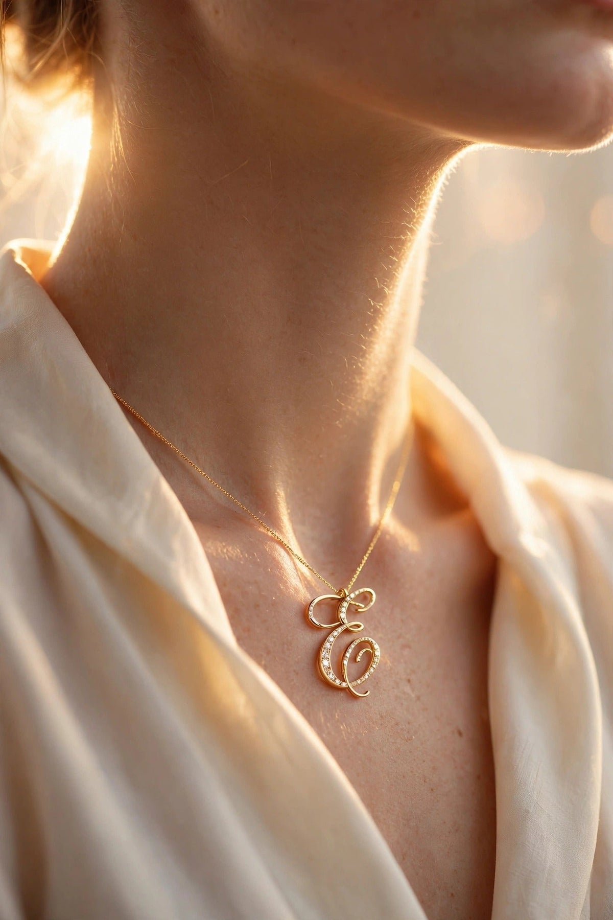 Script Initial Pendant lifestyle