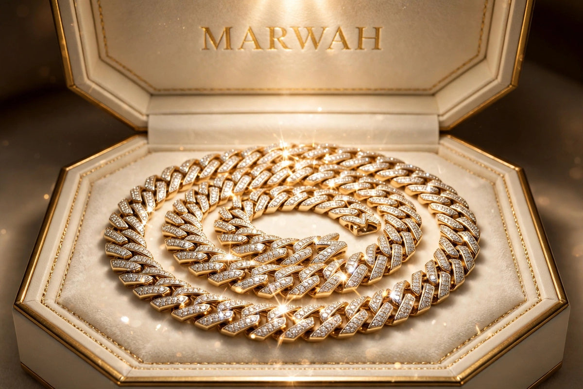 Iced Franco Chain in the MARWAH ivory box